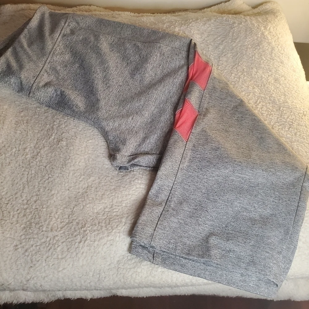 Aviva Sports yoga pants capri Size 2XL